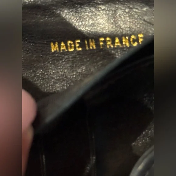 Authentic Pre-owned CHANEL Black Quilted Card Wallet with Gold Logo Hardware - Picture 5 of 7